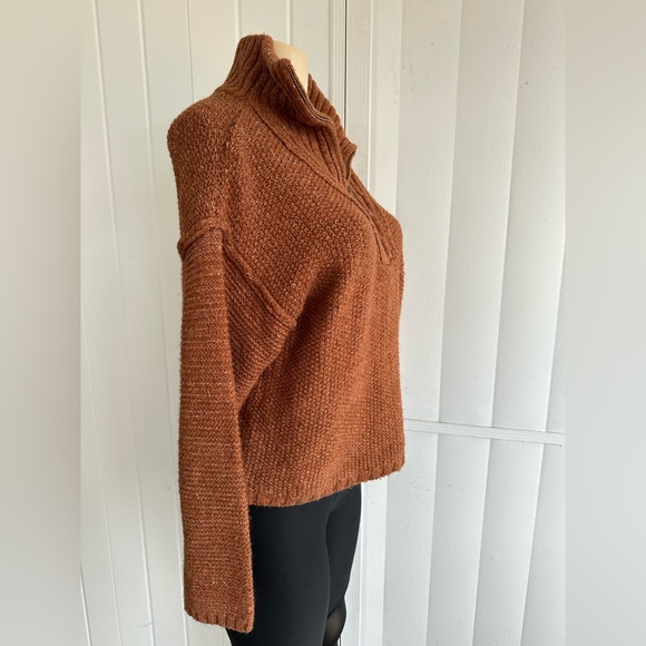 Universal Thread quarter zip mock neck pullover sweater Color Rust Size Medium - Picture 4 of 5